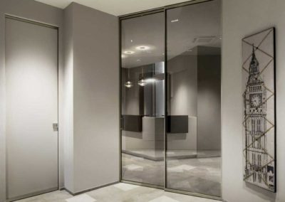 pannello divisorio con finitura al nikel